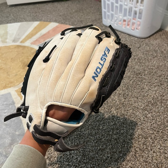 Easton Left Handed Softball Glove - Picture 3 of 4